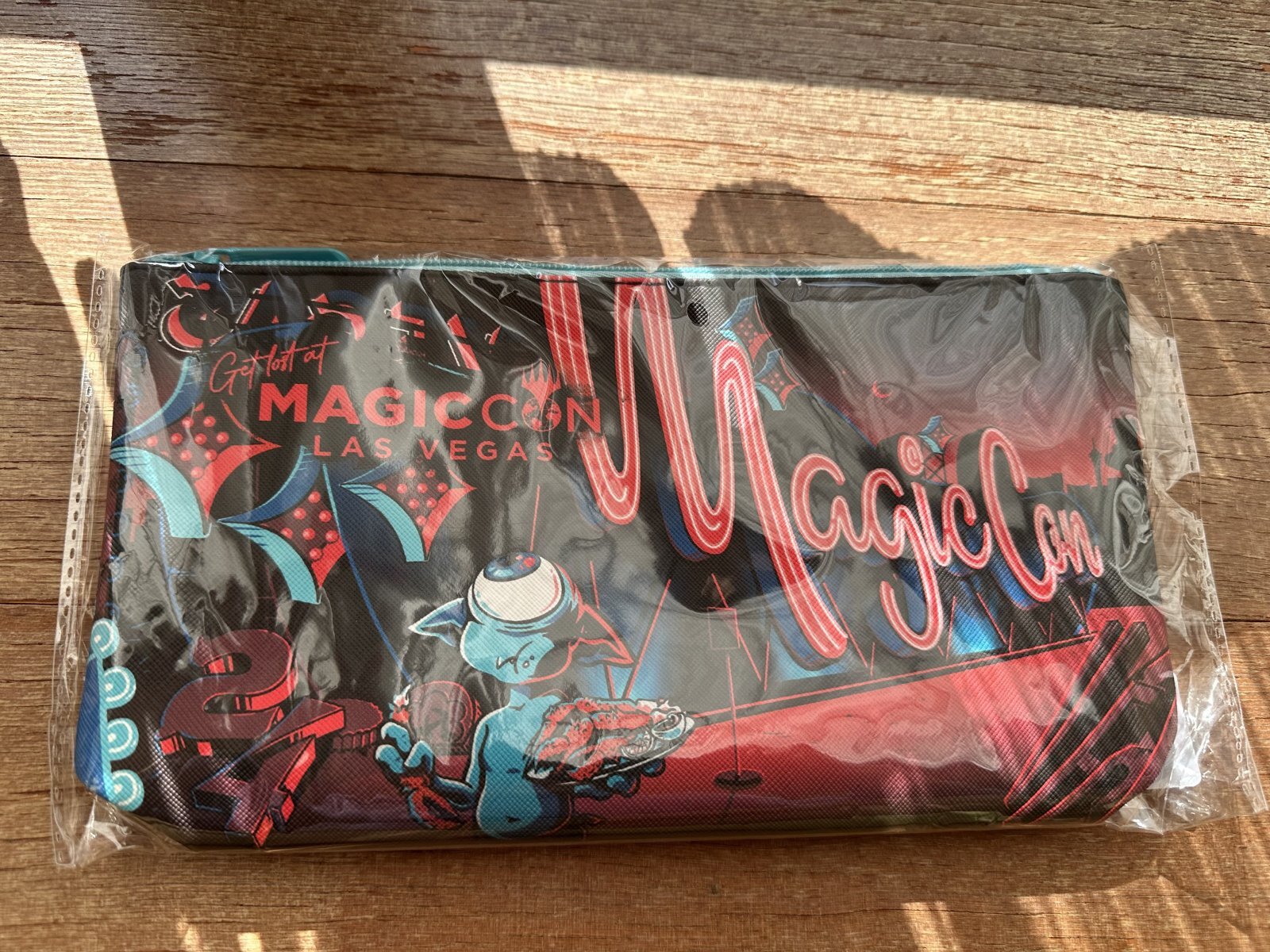 画像1: 【MagicCon Las Vegas限定】Get Lost at MagicCon: Las Vegas 2024 Zip Pouch